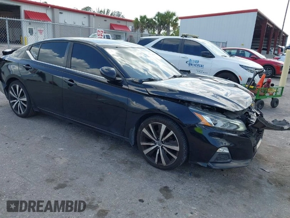 2020 Nissan Altima 2.5 SR with VIN 1N4BL4CV4LC180798, listed as a IAAI auction lot 41985650 with 88,720 mi miles. Bid and sale history available at carsss.com. Image 1.