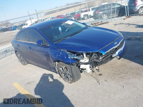 2019 Kia Forte LXS with VIN 3KPF24AD8KE007205, listed as a IAAI auction lot 41848642 with 88,121 mi miles. Bid and sale history available at carsss.com. Image 1.