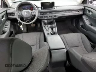 2024 Honda Accord LX z VIN 1HGCY1F24RA051238, wystawiony jako Copart lot #52705865 z przebiegiem 6722 mil mil oraz Szkoda całkowita • Salvage title. Historia ofert i sprzedaży dostępna na DreamBid. Obrazek 8.