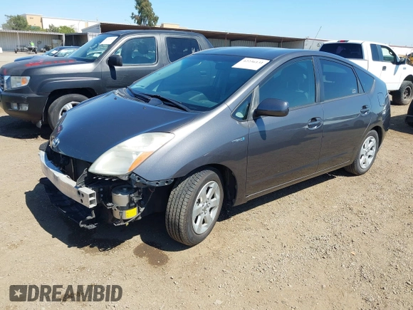 2008 Toyota Prius z VIN JTDKB20U883384556, wystawiony jako IAAI lot #42236131 z przebiegiem 71 463 mil mil oraz . Historia ofert i sprzedaży dostępna na DreamBid. Obrazek 2.