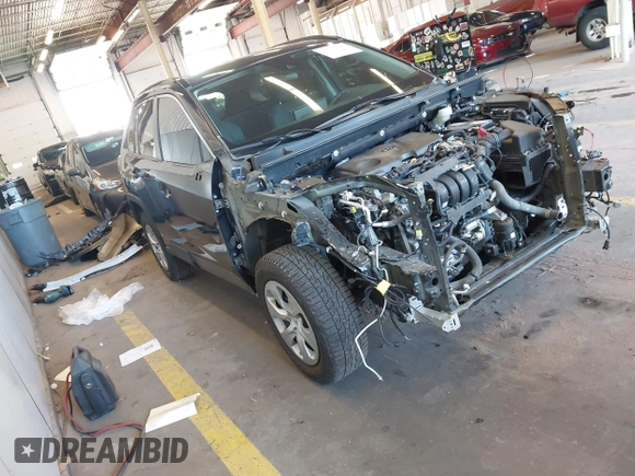 2021 Toyota RAV4 LE z VIN 2T3G1RFV9MC250665, wystawiony jako IAAI lot #42138232 z przebiegiem 40 574 mil mil oraz . Historia ofert i sprzedaży dostępna na DreamBid. Obrazek 1.