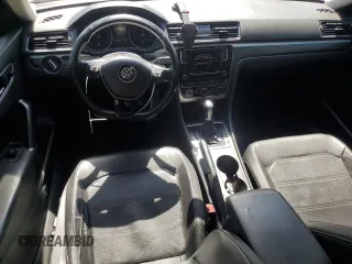 2018 Volkswagen Passat S z VIN 1VWAA7A37JC006863, wystawiony jako Copart lot #52935235 z przebiegiem 181 360 mil mil oraz Czysty tytuł • Clean title. Historia ofert i sprzedaży dostępna na DreamBid. Obrazek 8.