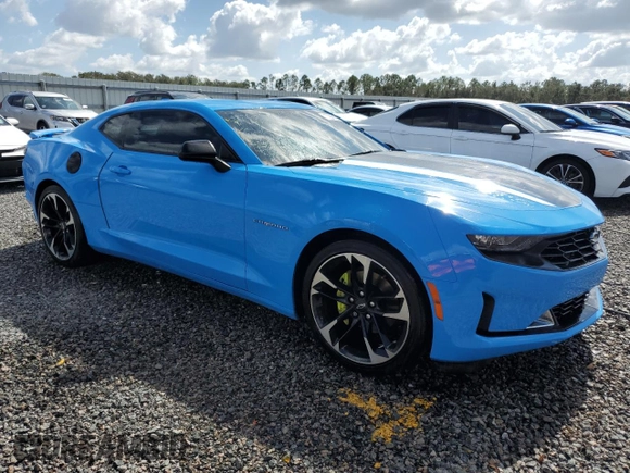 2022 Chevrolet Camaro 2LT with VIN 1G1FD1RX8N0125736, listed as a Copart auction lot 77250134 with 19,790 mi miles and Salvage Title. Bid and sale history available at carsss.com. Image 4.