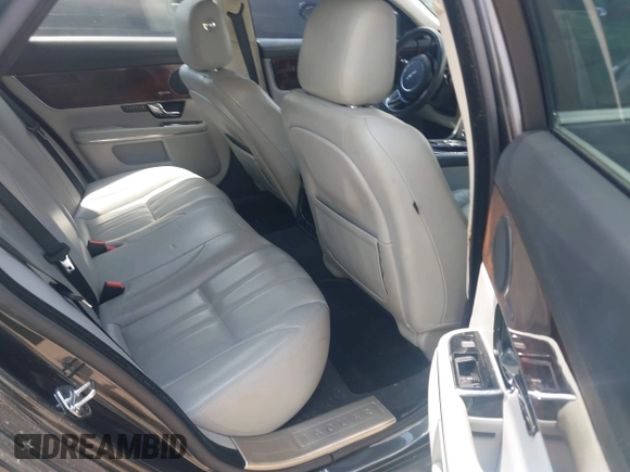 2013 Jaguar XJ with VIN SAJWA1C77D8V44610, listed as a IAAI auction lot 42150382 with Not Provided miles and . Bid and sale history available at DreamBid. Image 8.