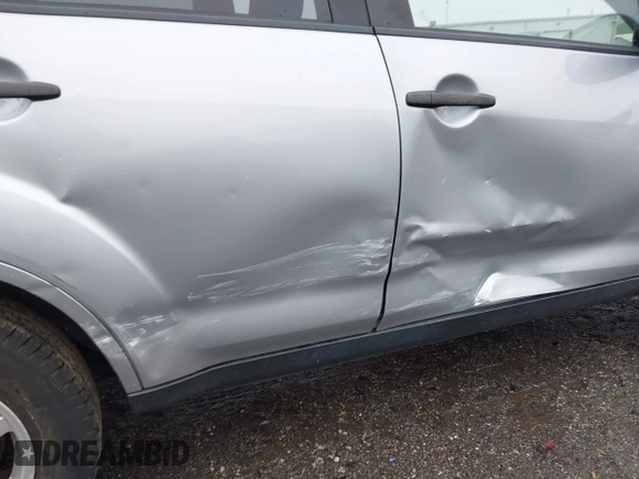 2007 Mitsubishi Outlander LS z VIN JA4MT31X67U011541, wystawiony jako IAAI lot #42265073 z przebiegiem 92 230 mil mil oraz . Historia ofert i sprzedaży dostępna na DreamBid. Obrazek 6.