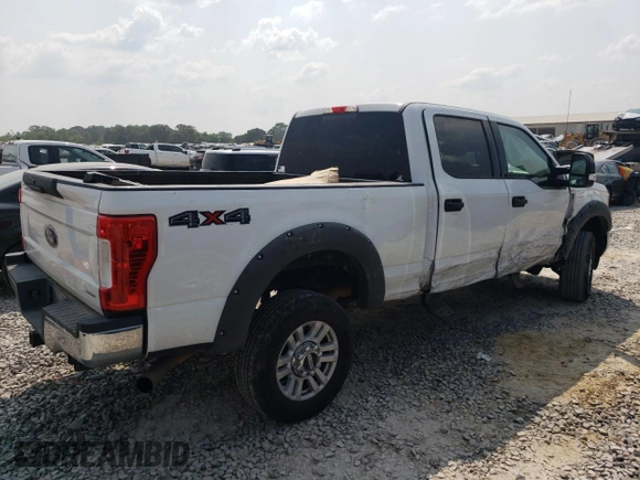 2017 Ford F-250 Lariat with VIN 1FT7W2B6XHEB36788, listed as a Copart auction lot 59502685 with 107,970 mi miles and Salvage title. Bid and sale history available at DreamBid. Image 3.