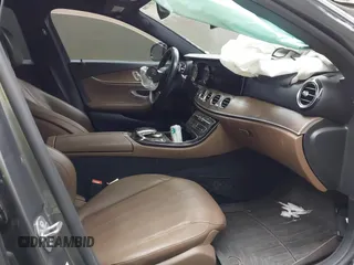 2017 Mercedes-Benz E-Class E 300 Luxury with VIN WDDZF4JB1HA085505, listed as a IAAI auction lot 41691166 with 1 mi miles. Bid and sale history available at carsss.com. Image 5.