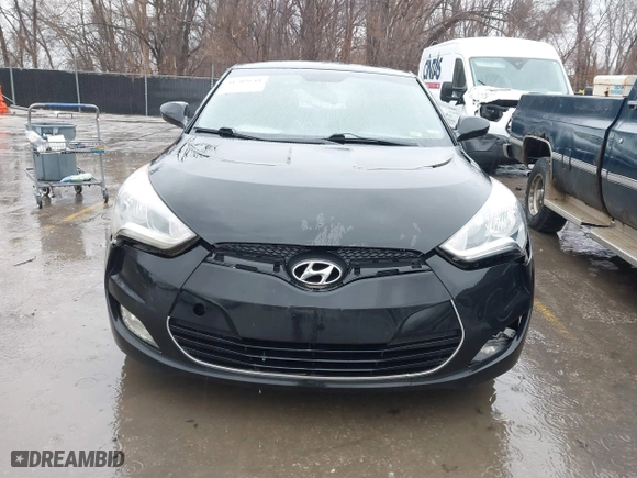 2015 Hyundai Veloster RE:FLEX with VIN KMHTC6AD2FU229849, listed as a IAAI auction lot 41705641 with 170,591 mi miles. Bid and sale history available at carsss.com. Image 6.