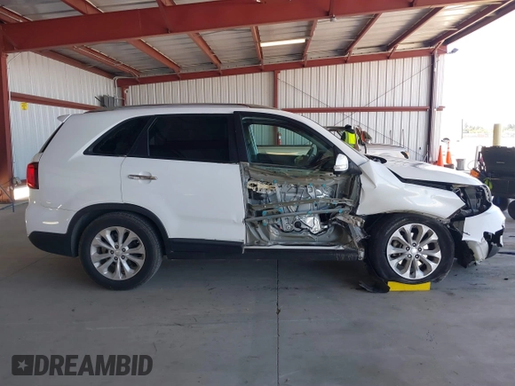2015 Kia Sorento EX with VIN 5XYKU4A74FG577696, listed as a IAAI auction lot 41870637 with 129,400 mi miles. Bid and sale history available at carsss.com. Image 13.