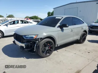 2022 Audi SQ5 Sportback Premium Plus z VIN WA124AFY9N2032645, wystawiony jako Copart lot #52616735 z przebiegiem 33 755 mil mil oraz Szkoda całkowita • Salvage title. Historia ofert i sprzedaży dostępna na DreamBid. Obrazek 1.