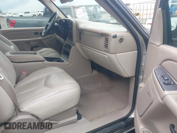 2004 Chevrolet Tahoe LT z VIN 1GNEC13Z74R233346, wystawiony jako IAAI lot #42095020 z przebiegiem 123 257 mil mil oraz . Historia ofert i sprzedaży dostępna na DreamBid. Obrazek 5.