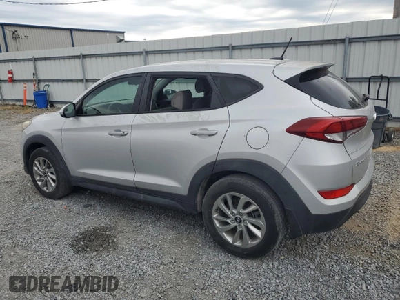 2016 Hyundai Tucson SE z VIN KM8J23A46GU242131, wystawiony jako Copart lot #57599675 z przebiegiem 76 940 mil mil oraz Czysty tytuł • Clean title. Historia ofert i sprzedaży dostępna na DreamBid. Obrazek 2.