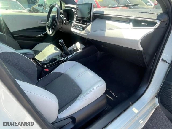 2020 Toyota Corolla Hatchback XSE with VIN JTNA4RBEXL3090391, listed as a Copart auction lot 72217164 with 88,330 mi miles and Clean Title. Bid and sale history available at carsss.com. Image 5.