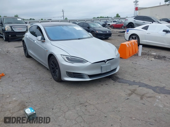 2017 Tesla Model S 100D с VIN 5YJSA1E28HF199687, выставлен на аукционе IAAI как лот 42353657 с пробегом 68 533 миль миль и . История ставок и продаж доступна на DreamBid. Изображение 1.