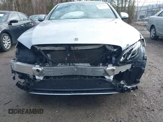 2020 Mercedes-Benz E 350 с VIN WDDZF8EB2LA713761, выставлен на аукционе IAAI как лот 41854999 с пробегом 74 603 миль миль и . История ставок и продаж доступна на DreamBid. Изображение 6.