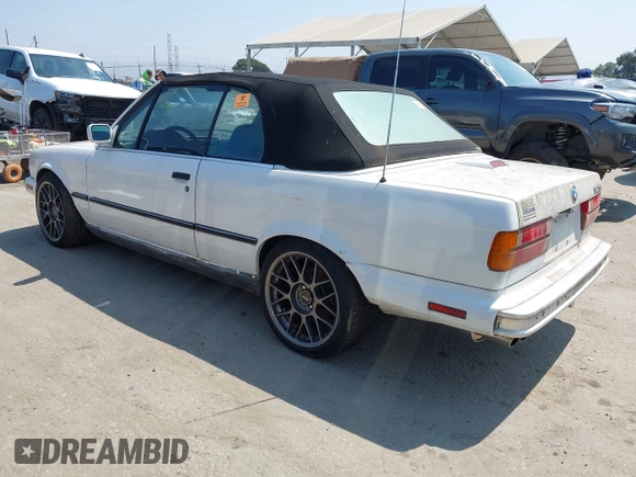 1991 BMW 3 Series с VIN WBABB1319MEC04169, выставлен на аукционе IAAI как лот 42714812 с пробегом 200 393 миль миль и . История ставок и продаж доступна на DreamBid. Изображение 3.