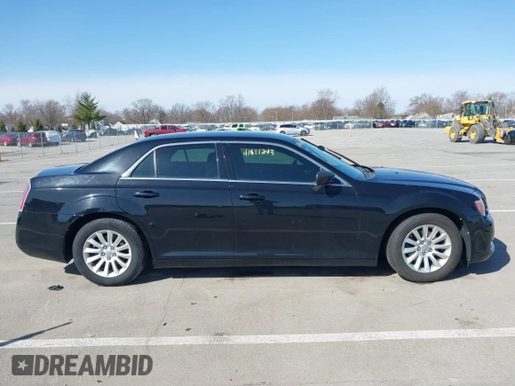 2012 Chrysler 300 z VIN 2C3CCAAG8CH245879, wystawiony jako IAAI lot #41811243 z przebiegiem 177 634 mil mil oraz . Historia ofert i sprzedaży dostępna na DreamBid. Obrazek 14.