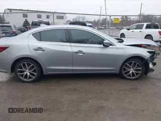 2019 Acura ILX w/Premium Pkg with VIN 19UDE2F78KA014830, listed as a IAAI auction lot 38611591 with 70,944 mi miles. Bid and sale history available at carsss.com. Image 13.