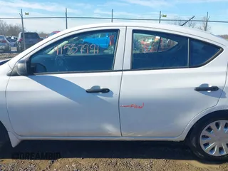 2014 Nissan Versa SV with VIN 3N1CN7AP8EL856906, listed as a IAAI auction lot 41537991 with 75,798 mi miles. Bid and sale history available at carsss.com. Image 6.
