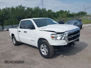 2023 Ram 1500 Big Horn z VIN 1C6RRFBG0PN597147, wystawiony jako IAAI lot #42399248 z przebiegiem 44 689 mil mil oraz . Historia ofert i sprzedaży dostępna na DreamBid. Obrazek 1.