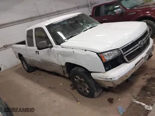 2006 Chevrolet Silverado 1500 LT1 with VIN 1GCEK19ZX6Z200539, listed as a IAAI auction lot 41383399 with 1 mi miles. Bid and sale history available at carsss.com. Image 1.