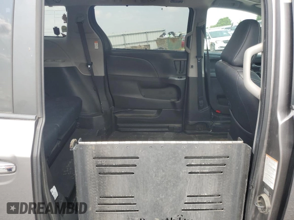 2017 Toyota Sienna SE with VIN 5TDXZ3DC3HS873163, listed as a Copart auction lot 59383605 with 81,223 mi miles and Salvage title. Bid and sale history available at DreamBid. Image 11.