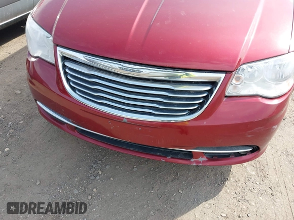 2012 Chrysler Town & Country Touring with VIN 2C4RC1BG5CR400323, listed as a IAAI auction lot 41902471 with 999,999 mi miles. Bid and sale history available at carsss.com. Image 10.
