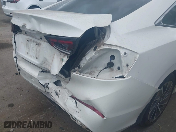 2019 Honda Insight Touring with VIN 19XZE4F91KE007748, listed as a IAAI auction lot 40233174 with 78,036 mi miles and . Bid and sale history available at DreamBid. Image 18.