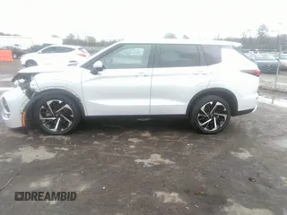 2022 Mitsubishi Outlander SE with VIN JA4J4UA88NZ084473, listed as a IAAI auction lot 40877218 with 23,975 mi miles. Bid and sale history available at carsss.com. Image 15.