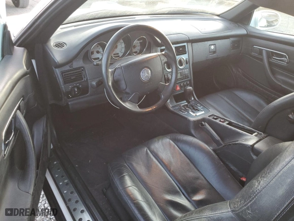 2000 Mercedes-Benz SLK-Class Kompressor with VIN WDBKK47F8YF169677, listed as a Copart auction lot 88743035 with 141,680 mi miles and Salvage Title. Bid and sale history available at carsss.com. Image 8.
