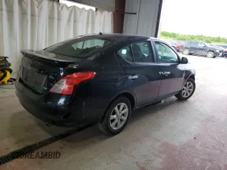 2013 Nissan Versa SL z VIN 3N1CN7AP3DL867228, wystawiony jako Copart lot #58484195 z przebiegiem 153 232 mil mil oraz Szkoda całkowita • Salvage title. Historia ofert i sprzedaży dostępna na DreamBid. Obrazek 3.