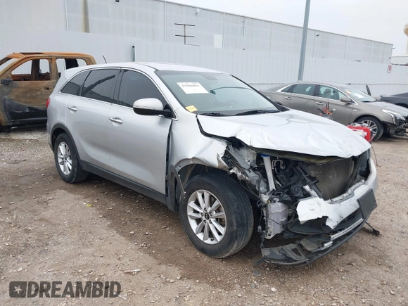 2020 Kia Sorento LX with VIN 5XYPG4A31LG698420, listed as a IAAI auction lot 41586003 with 101,458 mi miles. Bid and sale history available at carsss.com. Image 1.
