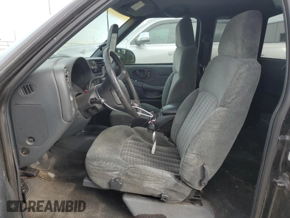 2002 Chevrolet S-10 LS with VIN 1GCDT19W528176049, listed as a Copart auction lot 44187225 with 0 mi miles and Clean Title. Bid and sale history available at carsss.com. Image 7.