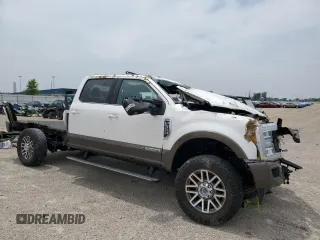 2017 Ford F-350 Platinum z VIN 1FT8W3BT6HEE91411, wystawiony jako Copart lot #60792275 z przebiegiem 131 786 mil mil oraz Szkoda całkowita • Salvage title. Historia ofert i sprzedaży dostępna na DreamBid. Obrazek 4.