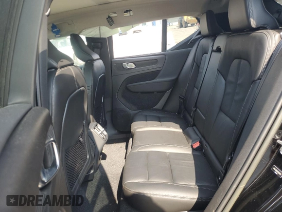 2023 Volvo XC40 Plus Dark Theme с VIN YV4L12UW0P2069853, выставлен на аукционе Copart как лот 57647985 с пробегом 16 252 миль миль и Списание • Salvage title. История ставок и продаж доступна на DreamBid. Изображение 11.