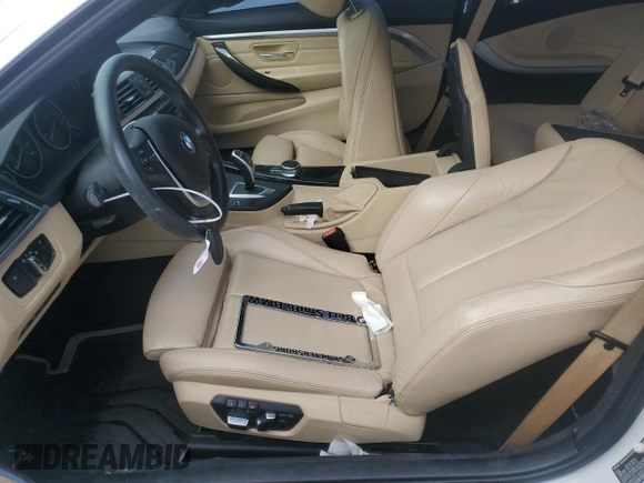 2020 BMW 4 Series 430i z VIN WBA4W3C01LAG91728, wystawiony jako Copart lot #74808534 z przebiegiem Nie podano mil oraz Nie do naprawy • Non repairable. Historia ofert i sprzedaży dostępna na DreamBid. Obrazek 7.