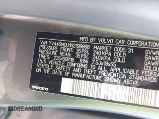 2017 Volvo XC60 Inscription z VIN YV440MDU1H2199868, wystawiony jako IAAI lot #42104412 z przebiegiem 169 841 mil mil oraz . Historia ofert i sprzedaży dostępna na DreamBid. Obrazek 9.