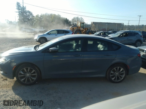 2015 Chrysler 200 S with VIN 1C3CCCBB4FN559992, listed as a IAAI auction lot 40540938 with 117,298 mi miles. Bid and sale history available at carsss.com. Image 14.