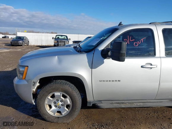 2013 Chevrolet Suburban LT with VIN 1GNSKJE70DR314805, listed as a IAAI auction lot 41120145 with 178,769 mi miles. Bid and sale history available at carsss.com. Image 6.