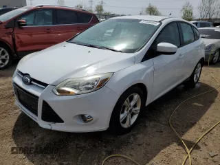 2012 Ford Focus SE z VIN 1FAHP3K27CL256370, wystawiony jako Copart lot #42689255 z przebiegiem 92 641 mil mil oraz Szkody całkowita. Historia ofert i sprzedaży dostępna na DreamBid. Obrazek 1.