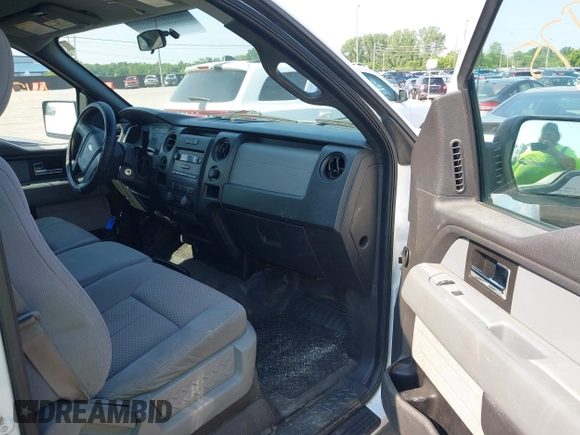 2014 Ford F-150 XL z VIN 1FTNF1CF2EKD83901, wystawiony jako IAAI lot #42436975 z przebiegiem 167 417 mil mil oraz . Historia ofert i sprzedaży dostępna na DreamBid. Obrazek 5.