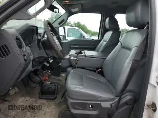 2014 Ford F-250 XL z VIN 1FT7W2B63EEA54851, wystawiony jako Copart lot #57958295 z przebiegiem 56 534 mil mil oraz Czysty tytuł • Clean title. Historia ofert i sprzedaży dostępna na DreamBid. Obrazek 7.
