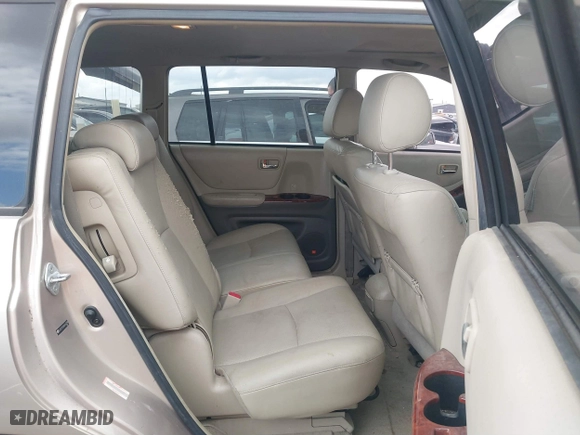 2006 Toyota Highlander w/3rd Row with VIN JTEEP21A960163299, listed as a IAAI auction lot 41179758 with 205,521 mi miles. Bid and sale history available at carsss.com. Image 8.