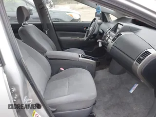 2008 Toyota Prius with VIN JTDKB20U283447960, listed as a IAAI auction lot 40956667 with 113,116 mi miles. Bid and sale history available at carsss.com. Image 5.