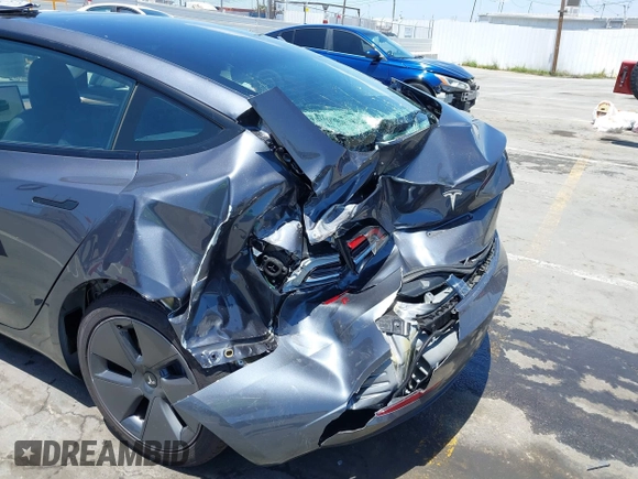 2023 Tesla Model 3 z VIN 5YJ3E1EA6PF694419, wystawiony jako IAAI lot #42268637 z przebiegiem 17 419 mil mil oraz . Historia ofert i sprzedaży dostępna na DreamBid. Obrazek 6.