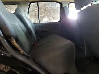 2002 Nissan Xterra XE with VIN 5N1ED28T62C534587, listed as a Copart auction lot 52828005 with 185,848 mi miles and Salvage title. Bid and sale history available at DreamBid. Image 10.