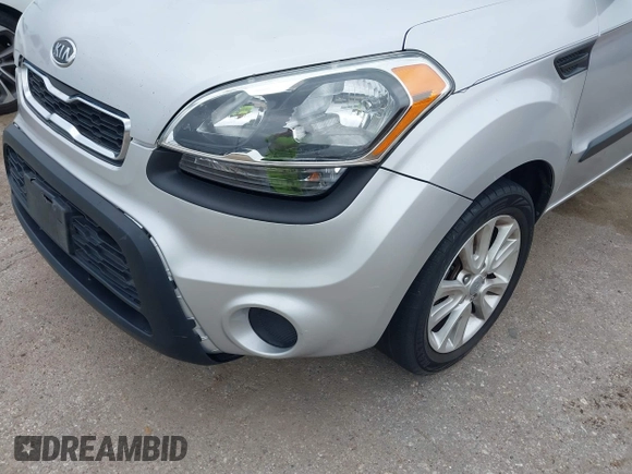 2012 Kia Soul + with VIN KNDJT2A60C7377305, listed as a IAAI auction lot 41902069 with 76,217 mi miles. Bid and sale history available at carsss.com. Image 6.