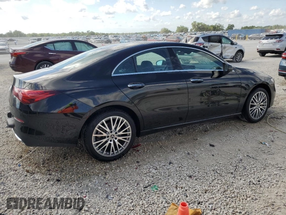 2025 Mercedes-Benz CLA 250 z VIN W1K5J4GB3SN528161, wystawiony jako Copart lot #49982195 z przebiegiem 10 455 mil mil oraz Czysty tytuł • Clean title. Historia ofert i sprzedaży dostępna na DreamBid. Obrazek 3.