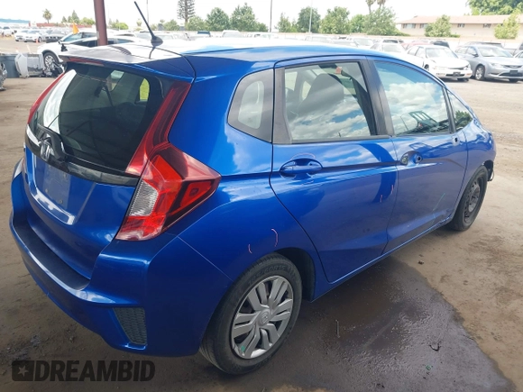 2015 Honda Fit LX z VIN 3HGGK5H51FM711607, wystawiony jako IAAI lot #42249495 z przebiegiem Nie podano mil oraz . Historia ofert i sprzedaży dostępna na DreamBid. Obrazek 4.