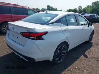 2023 Nissan Versa SR z VIN 3N1CN8FV4PL870186, wystawiony jako IAAI lot #42458430 z przebiegiem 22 mil mil oraz . Historia ofert i sprzedaży dostępna na DreamBid. Obrazek 4.